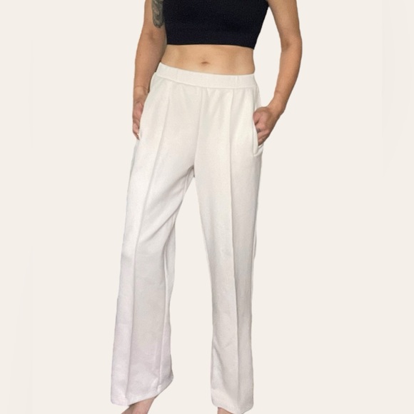 Fabletics Plush Interlock Wide Leg Pant medium. Oat color. Great condition! - Picture 6 of 12